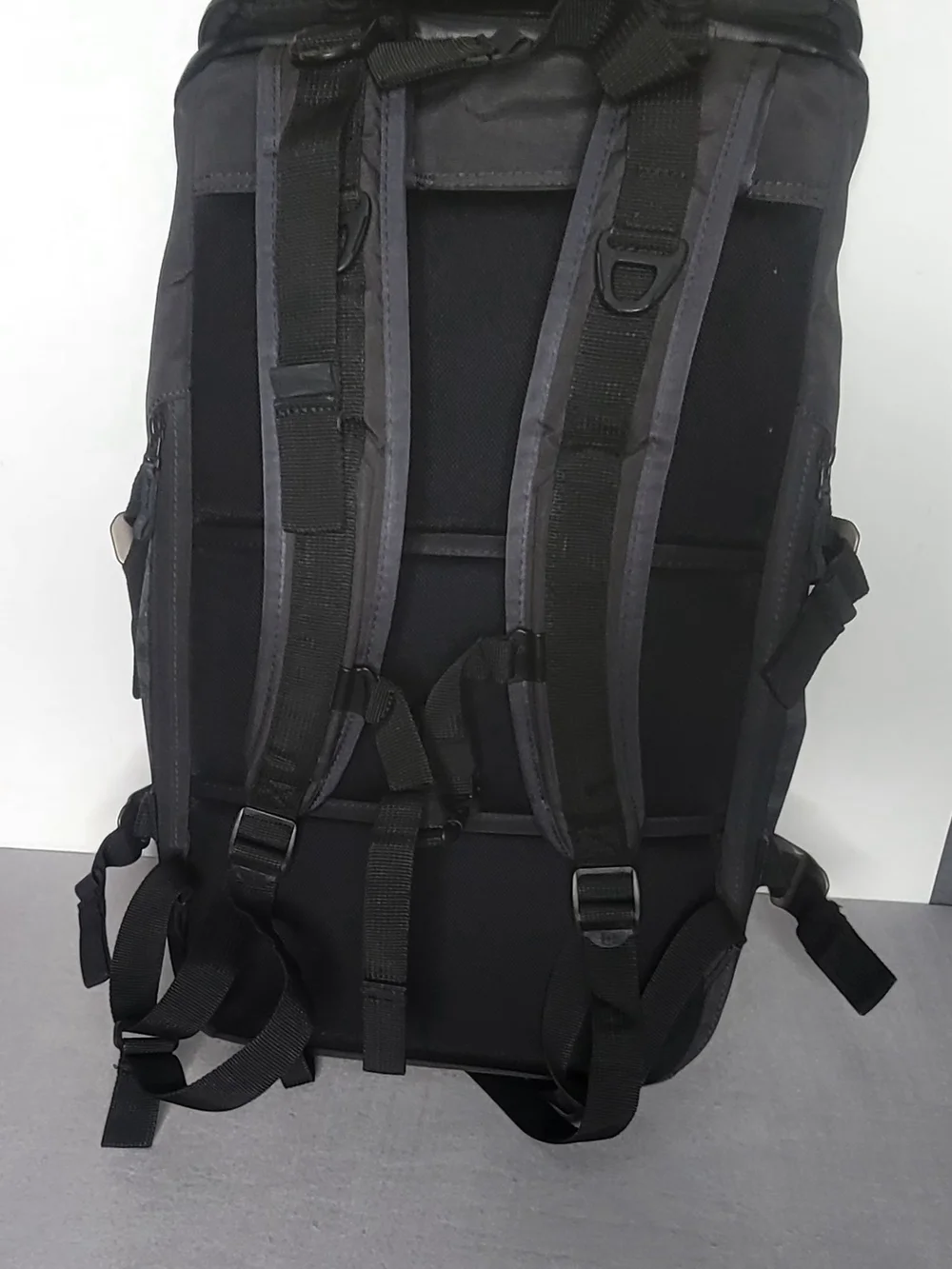 Victorinox Vx Touring 25 L anthcacite  Backpack Black &grey Murder Mystery Logo